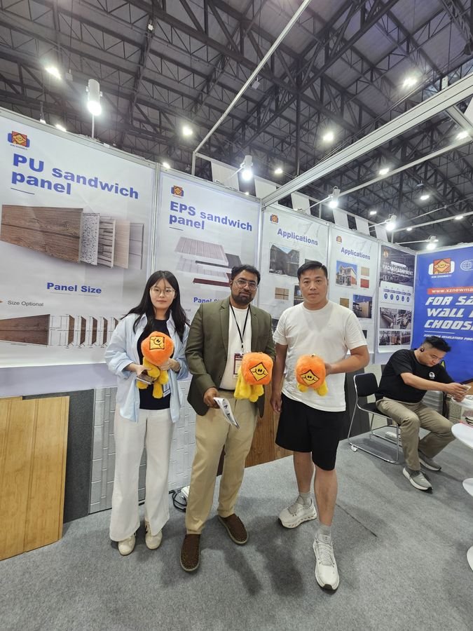 At the Xin Zhong stand, exploring PU and EPS sandwich panels for walls and building envelopes.